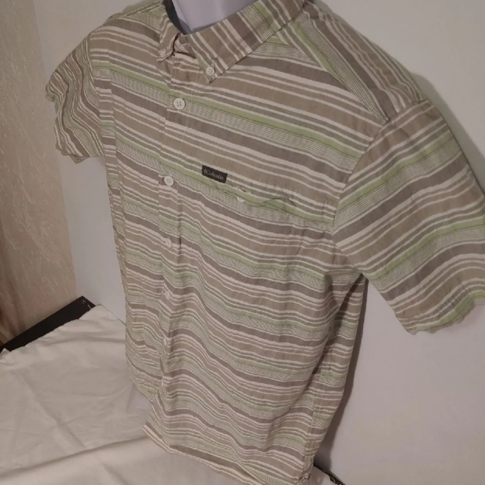 Stripped Columbia Medium Buttoned Shirt